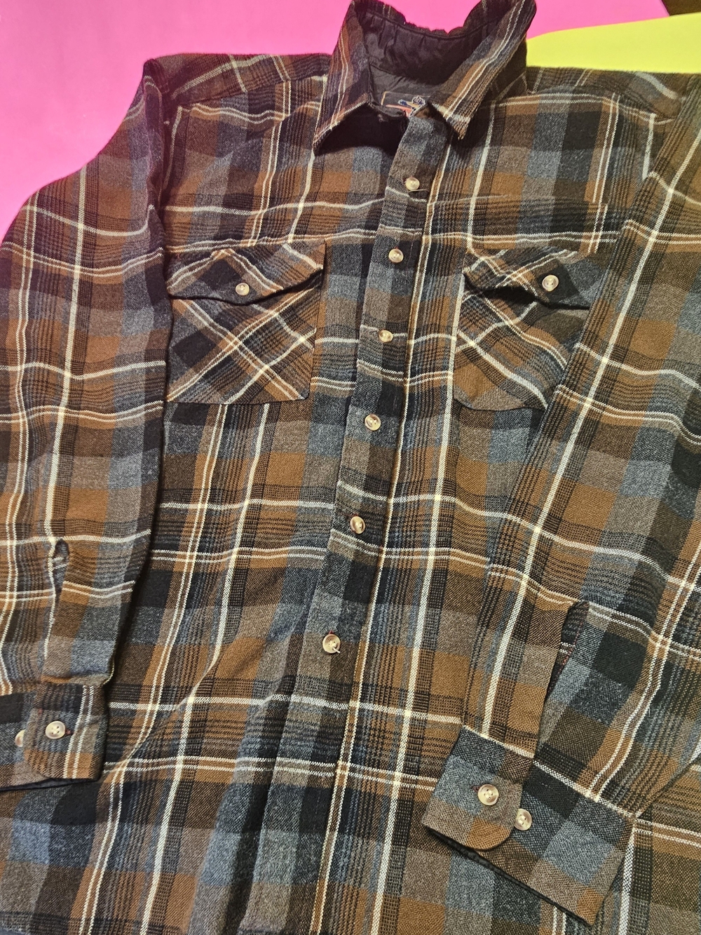 VTG Men's Brown & Gray Plaid Flannel Shirt - Casual Button-Up Workwear Outdoor